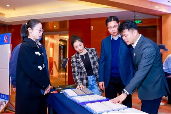 以別墅夢點亮千城，以財富經(jīng)賦能伙伴